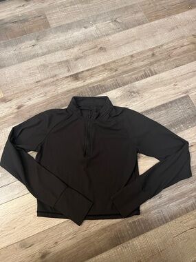 Paragon Fitwear Black Long-Sleeve Zip Crop Top